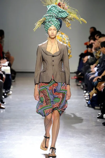 Look 30